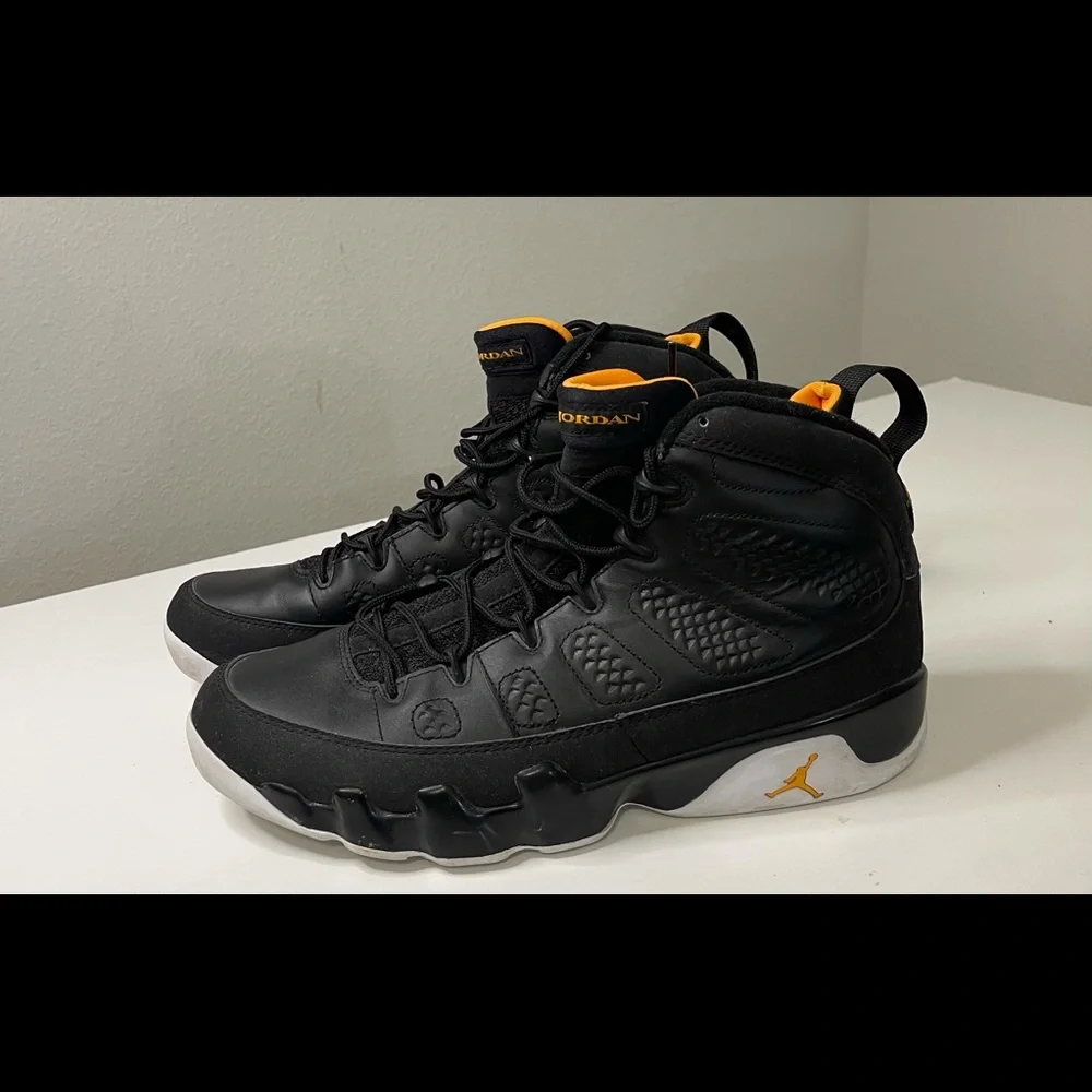 Men’s Air Jordan 9 Retro- Citrus Sneakers - Picture 3 of 4